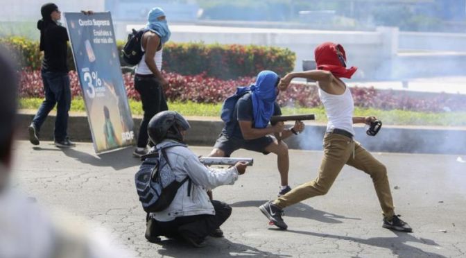 Siete coincidencias entre las protestas violentas en Nicaragua y Venezuela